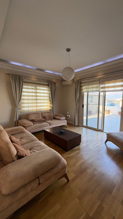 Penthouse for Sale – Dry Lake