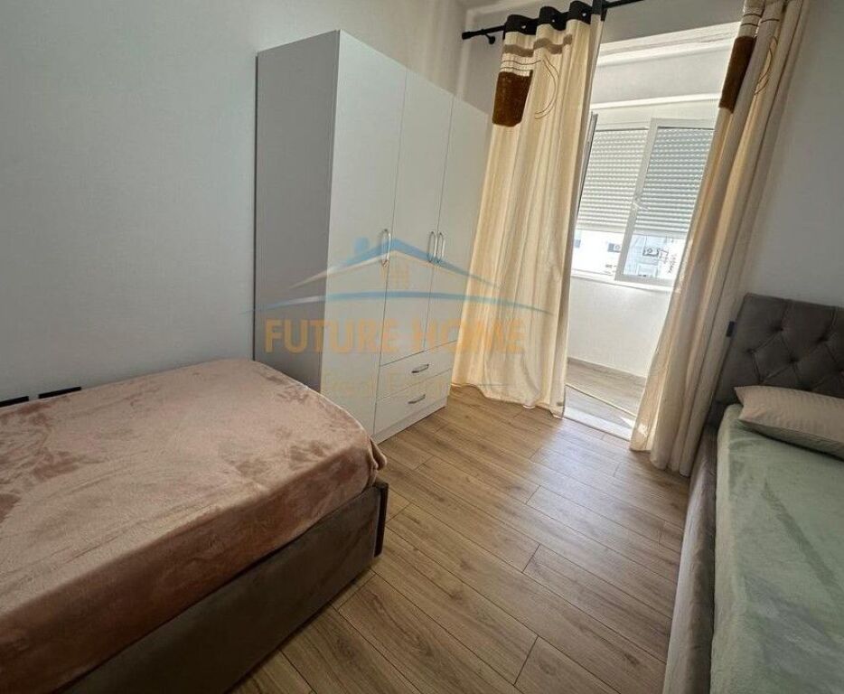 Rent, Apartment 2+1, 21 Dhjetori !