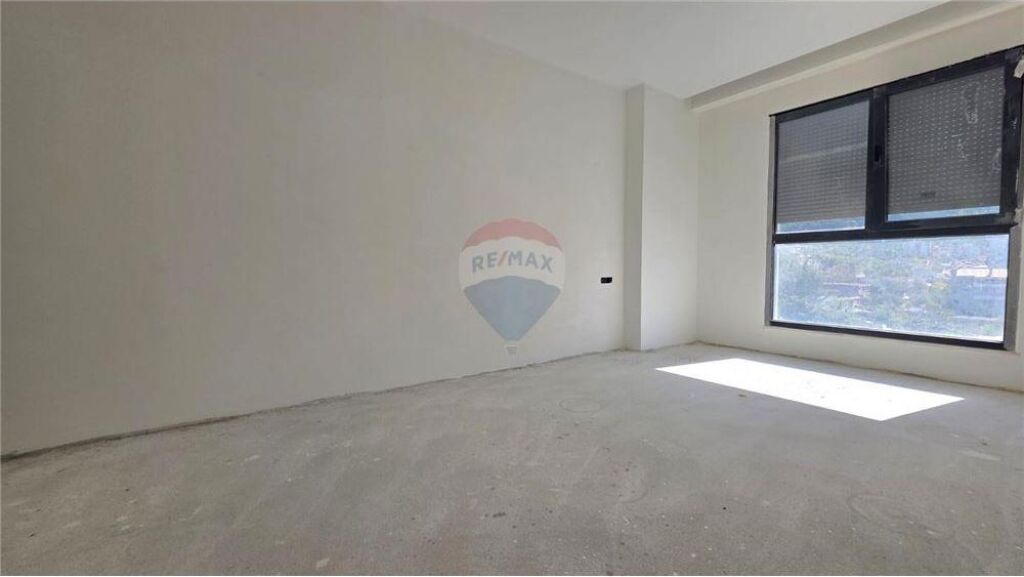 Apartment 2+1+2 for sale, Vlore, near the Marine school