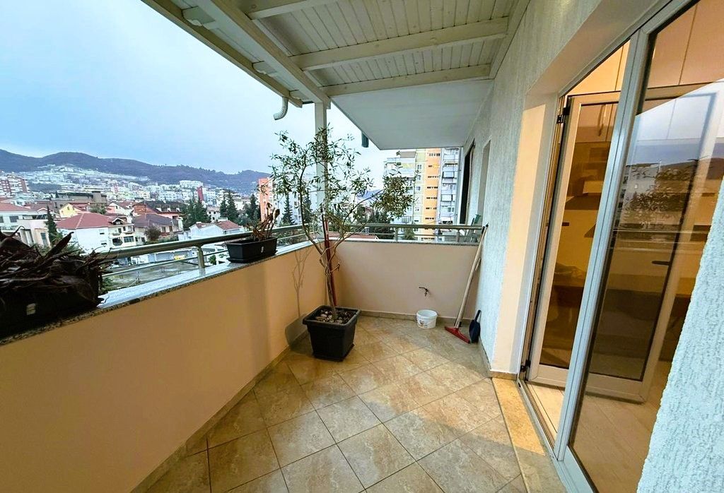 NE KOMUNEN E PARISIT JEPET APARTAMENT 2+1 PER QIRA