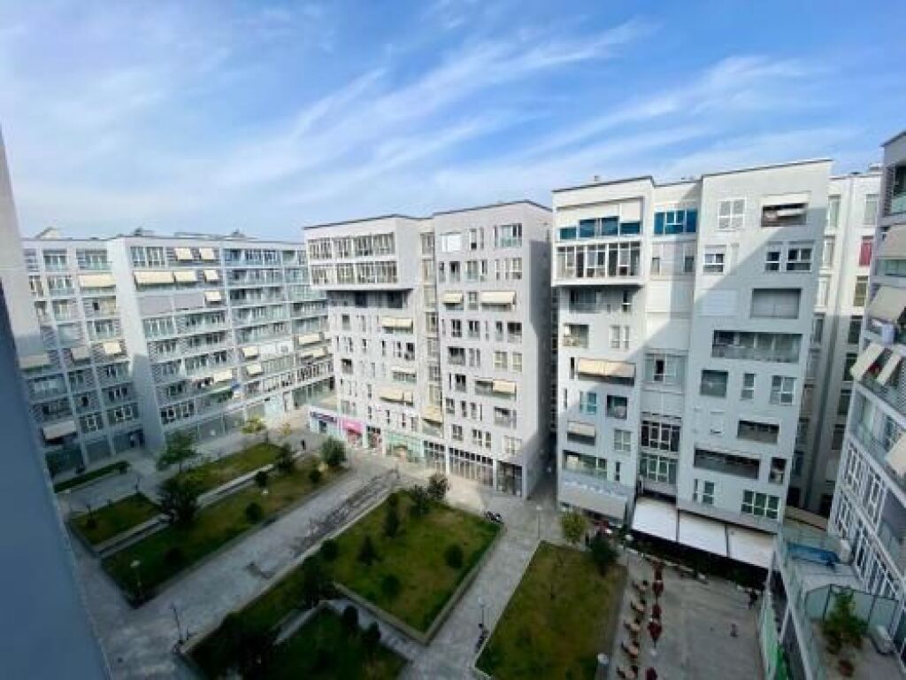 VENDESI APPARTAMENTO 1+1+BALCONE "KOMUNA E PARIGI" 198.640 EURO