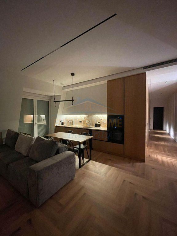 Affitto, Appartamento 2+1+2+Posto auto, Joy Residence, Tirana.