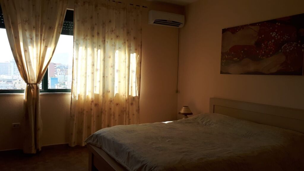 Apartament 1+1 me qira , Bllok