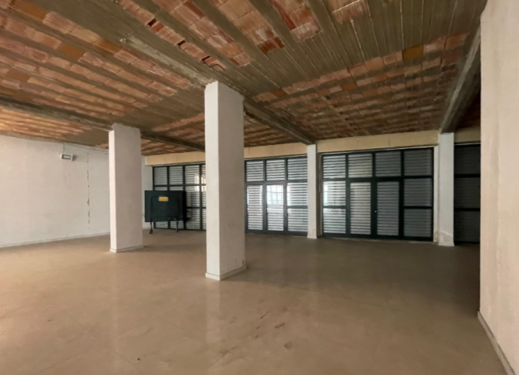 🏢 Commercial Space for Rent – At the Municipality Overpass
