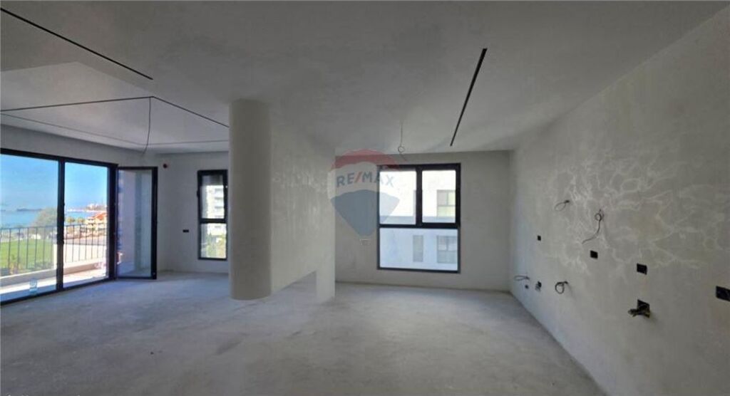 Apartment 2+1+2 for sale, Vlore, near the Marine school