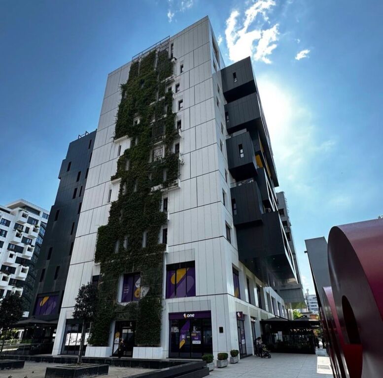 Ambient Komercial me qira tek square21, Rrg e Kavajes