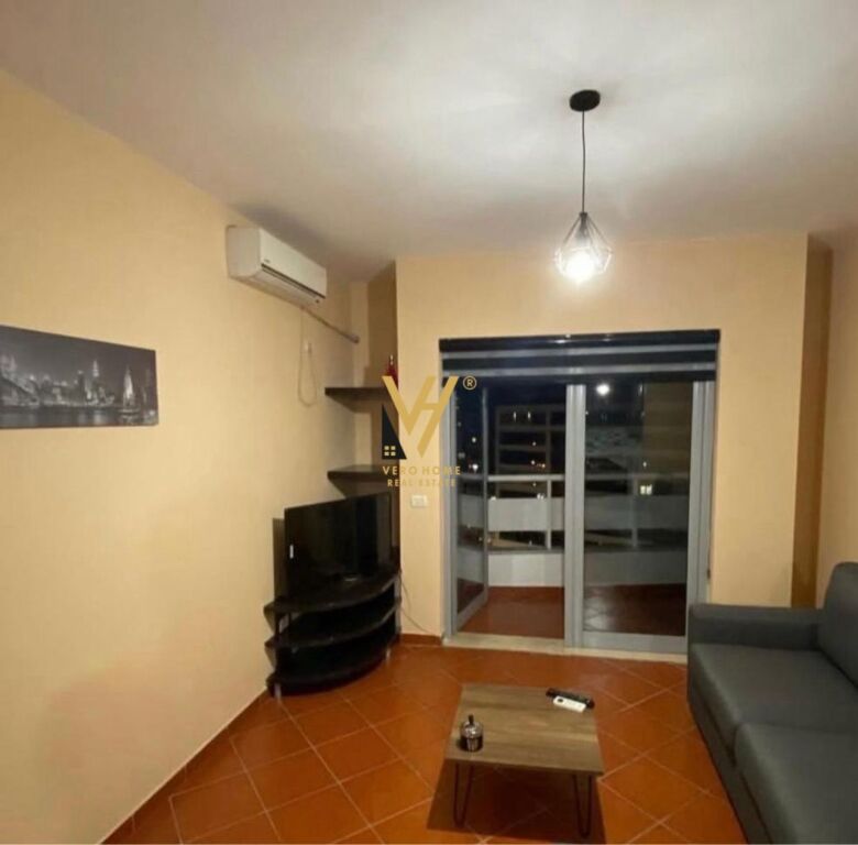 JEPET APARTAMENT 1+1 ME QERA TE RRUGA IRFAN TOMINI 57.000 LEKE