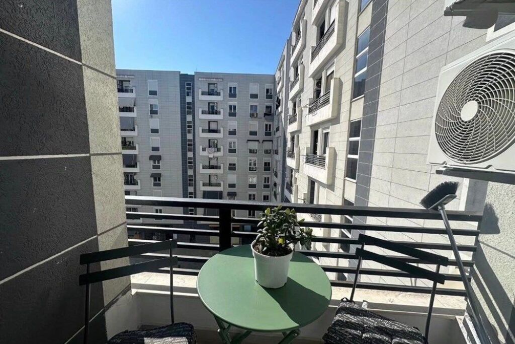 JEPET ME QIRA APARTAMENT 2+1 TEK KOMPLEKSI STAR