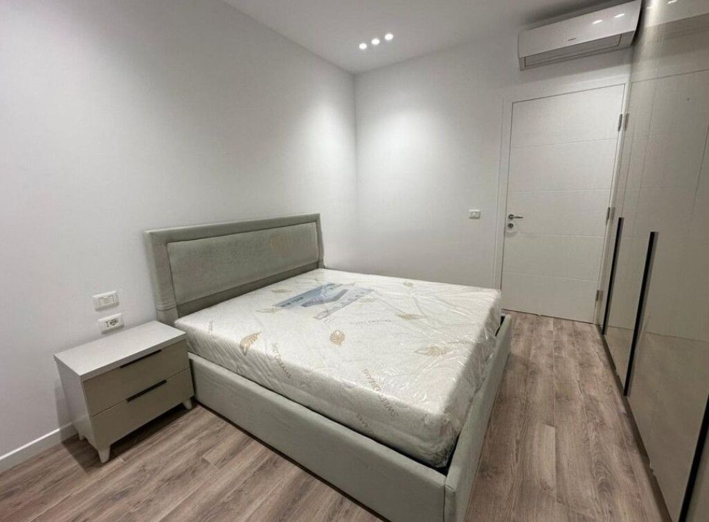 JEPET ME QERA APARTAMENT 1 + 1 TEK EMERALD CENTER RRUGA 5 MAJI