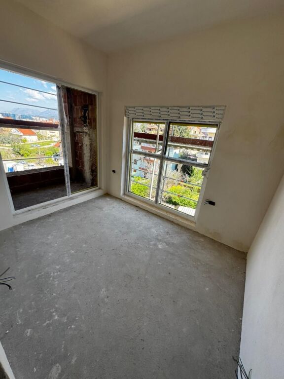 Shitet Apartament 1+1
