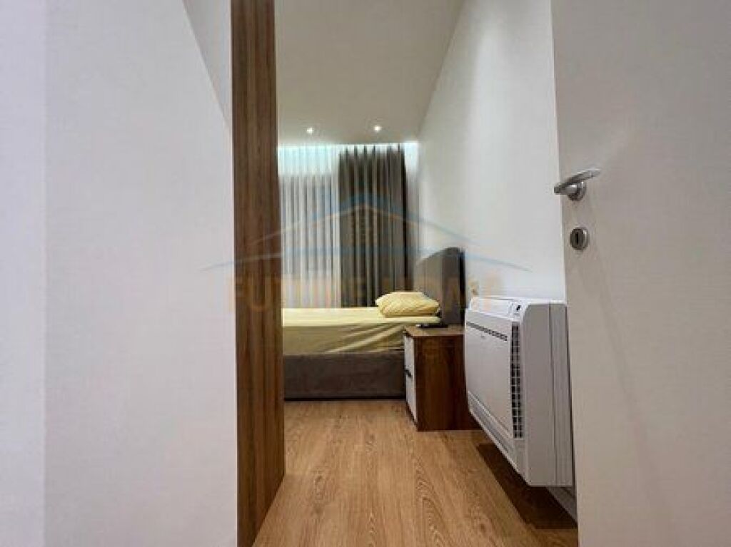 Shitet, Apartament 2+1, Kompleksi Univers City, Tiranë.