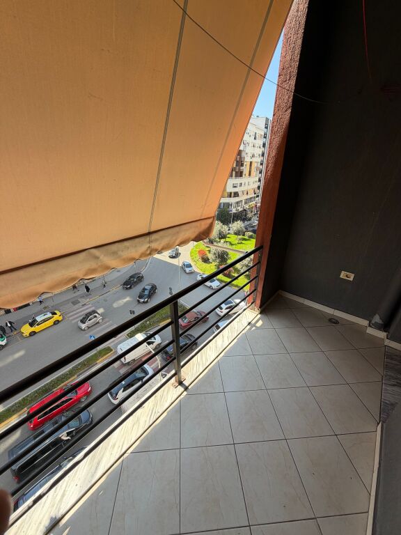 AFFITTASI APPARTAMENTO 1+1 NEL CENTRO DI ASTIRI.