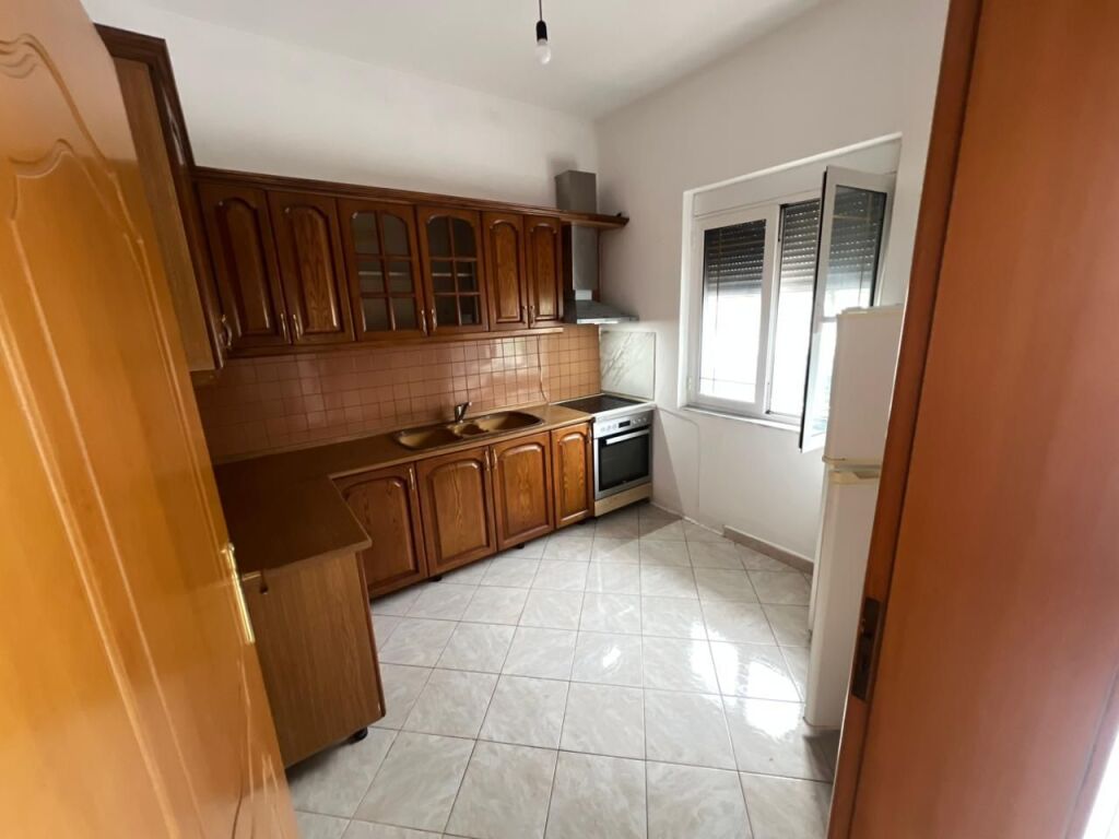 Jepen me qera apartament 1+1 prane Semaforit 1 te  Kënetë DURRES