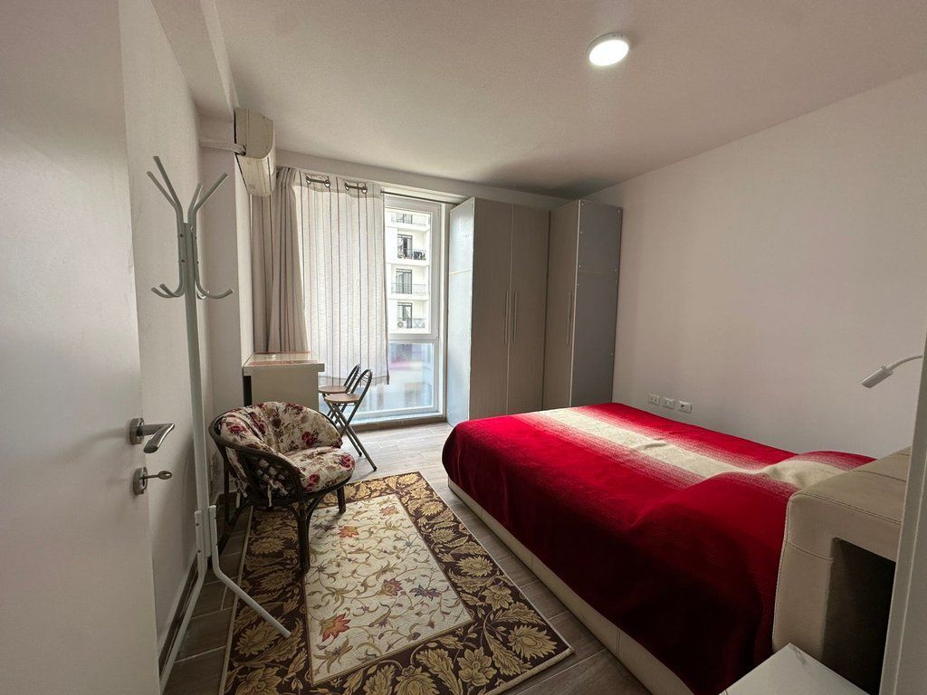 Rruga 5 Maji, Apartament 2+1 për Qira