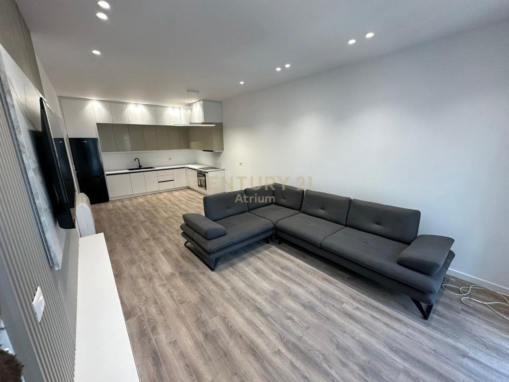 AFFITTASI APPARTAMENTO 1 + 1 PRESSO EMERALD CENTER VIA 5 MAJI !