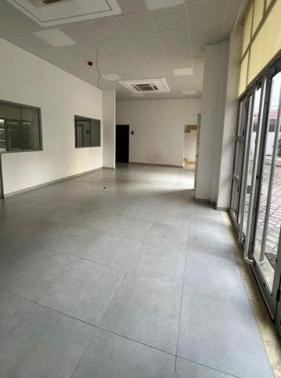 Qera, Godine 4-Kateshe, Rruga e Kavajes, Tirane.