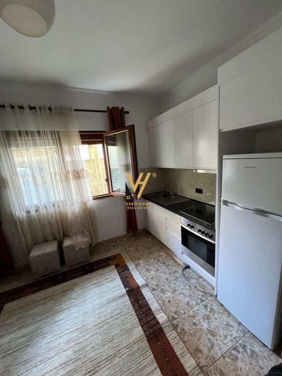 JEPET APARTAMENT 1+1+BLK ME QERA TE QYTET STUDENTI 40.000 LEKE