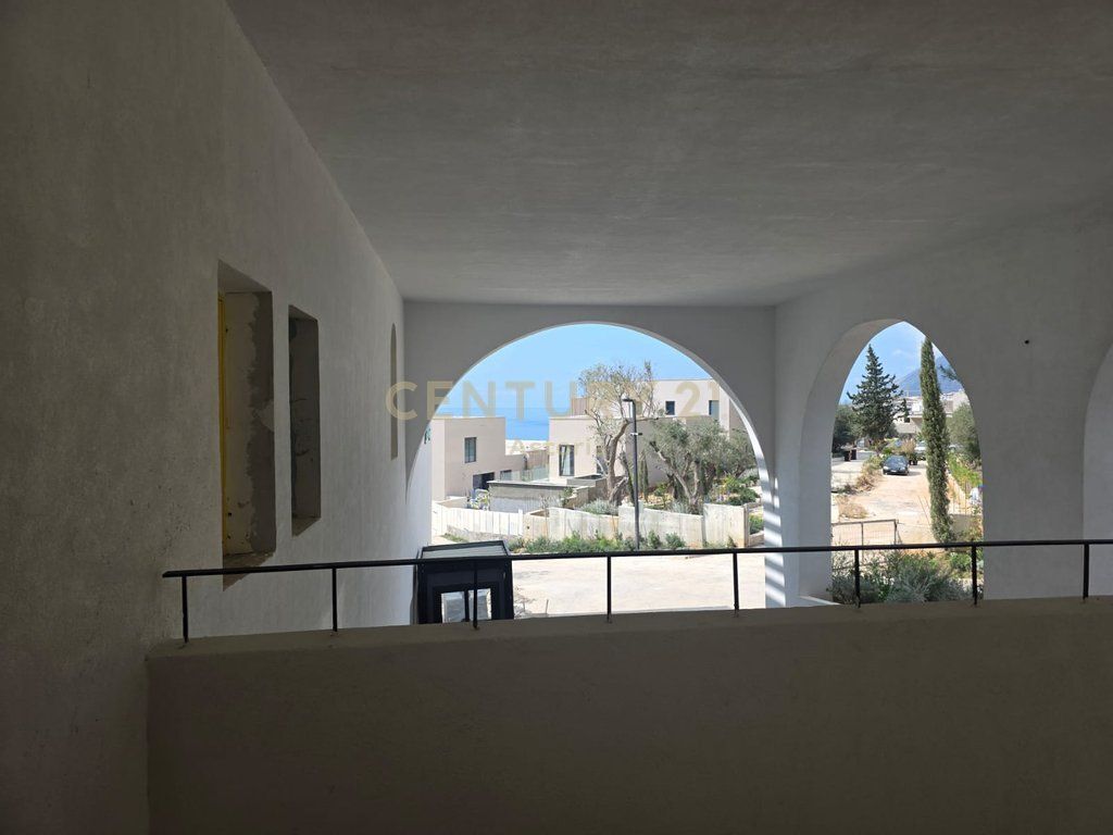 Apartament 2+1 për shitje në Dhërmi, në rezidencën Santorini