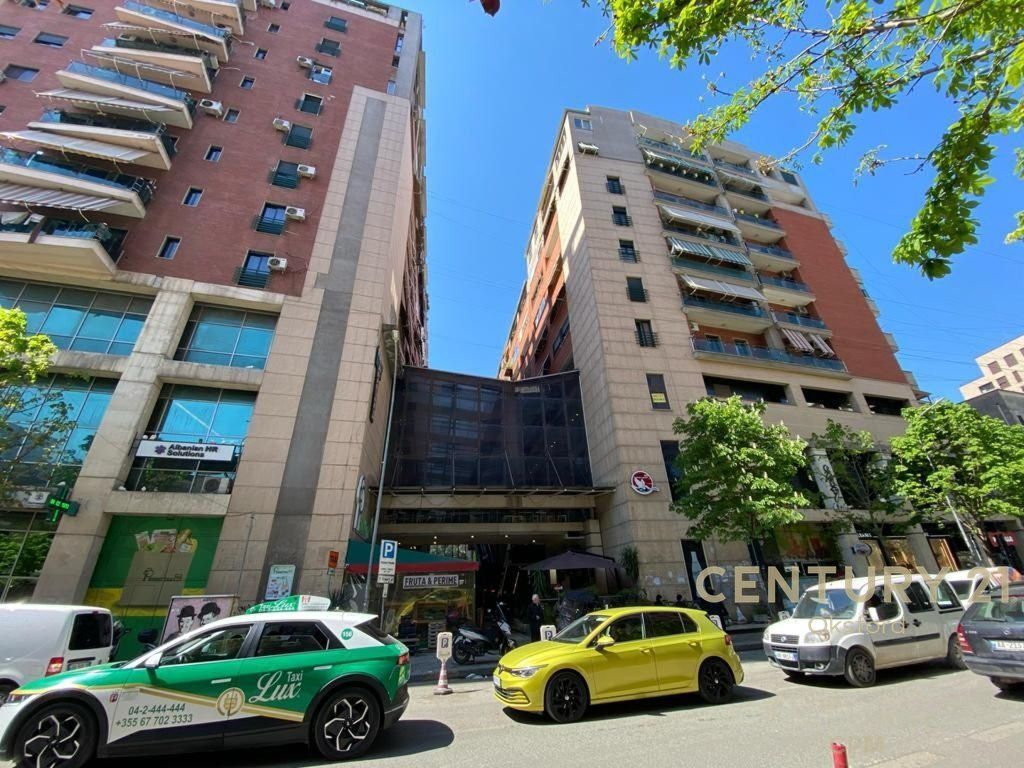 AT BARRICADES ROAD, GALERIA CENTER WE SELL UNIT