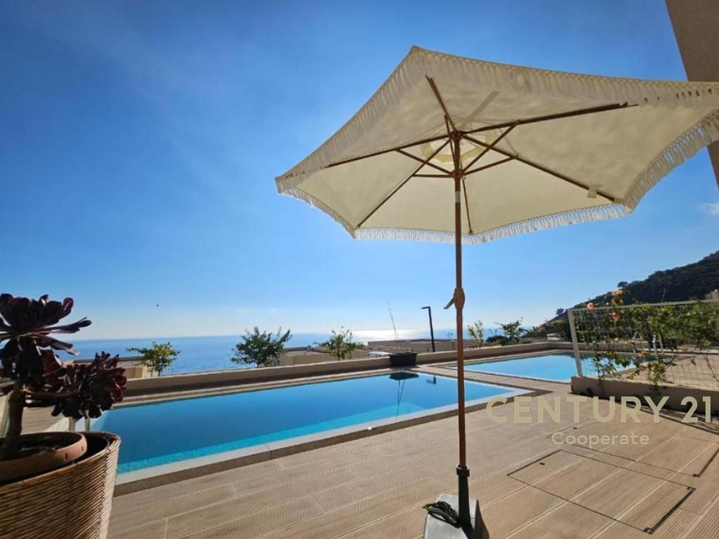 SEASONAL RENTAL - VILLA IN GREEN COAST 1.