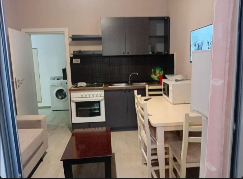 🏡 Jepet me Qira Apartament 1+1 ne Bllok, Pallatet Agimi , Unaze ne Zonat me te mira te Tiranes,