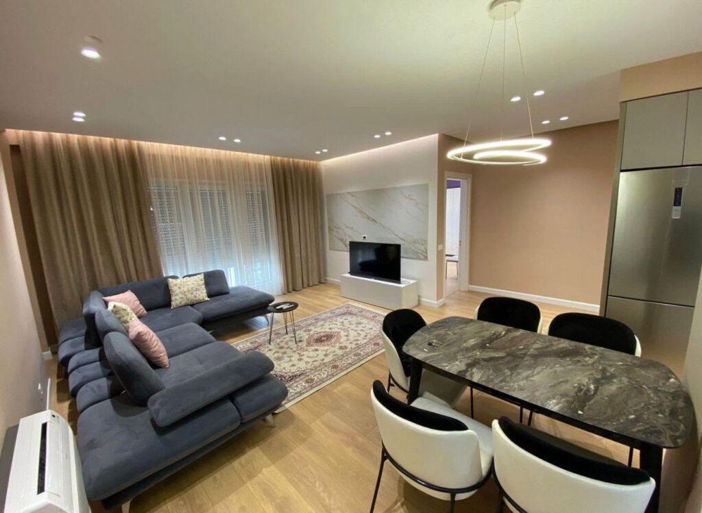 Apartament me qera 2+1+2 Hotel elisa