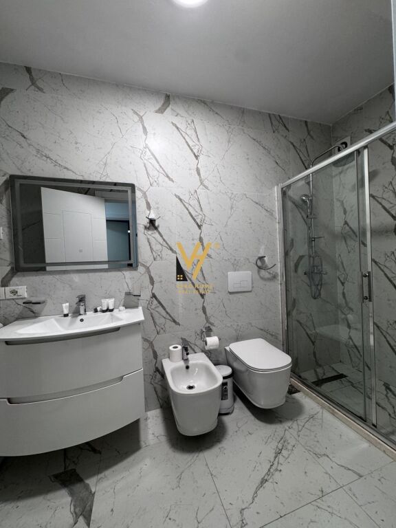 VENDESI APPARTAMENTO 2+1+BLK IN PIAZZA WILLSON 240.000 EURO
