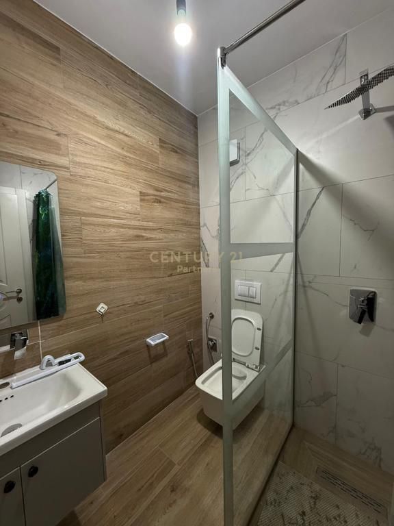 Apartament 3+1+Ballkon tek Thesari, Fresku