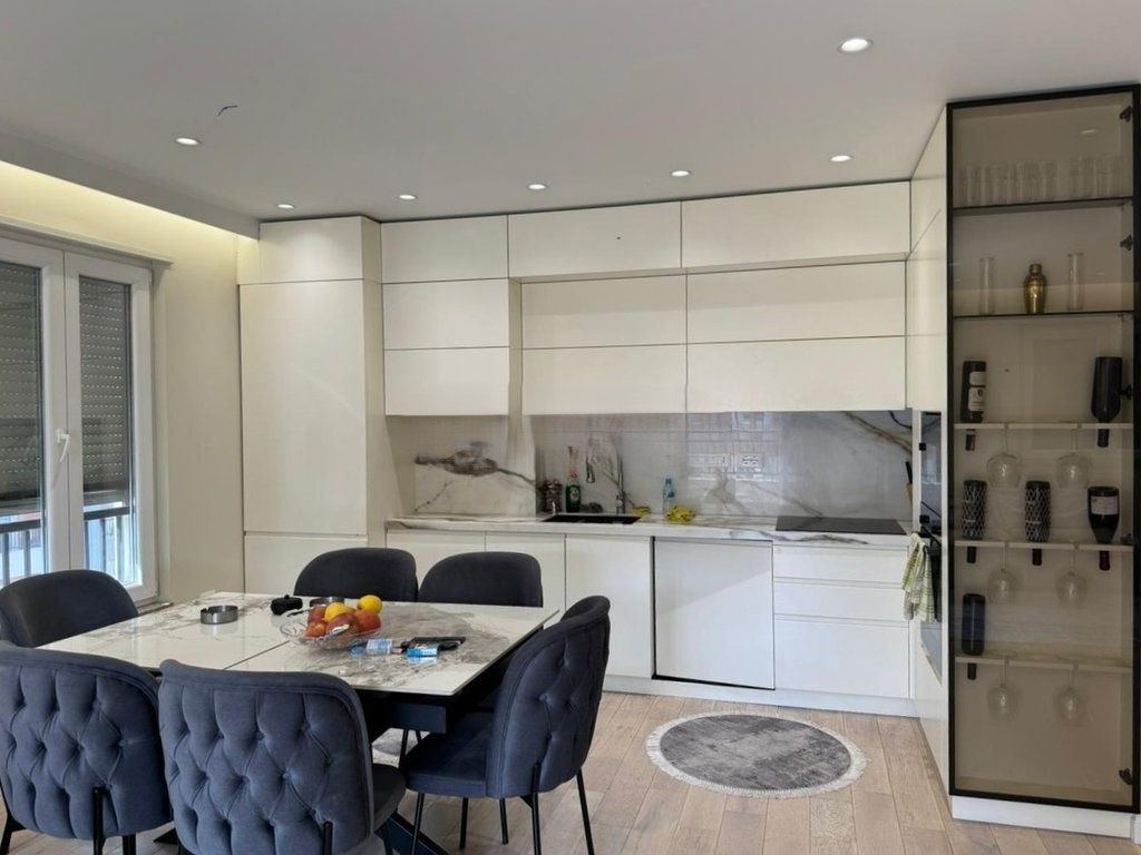APARTMENT FOR SALE AT VILA L !
