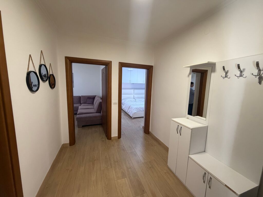 1+1, furnished, myslym shyri, 600 thousand lek