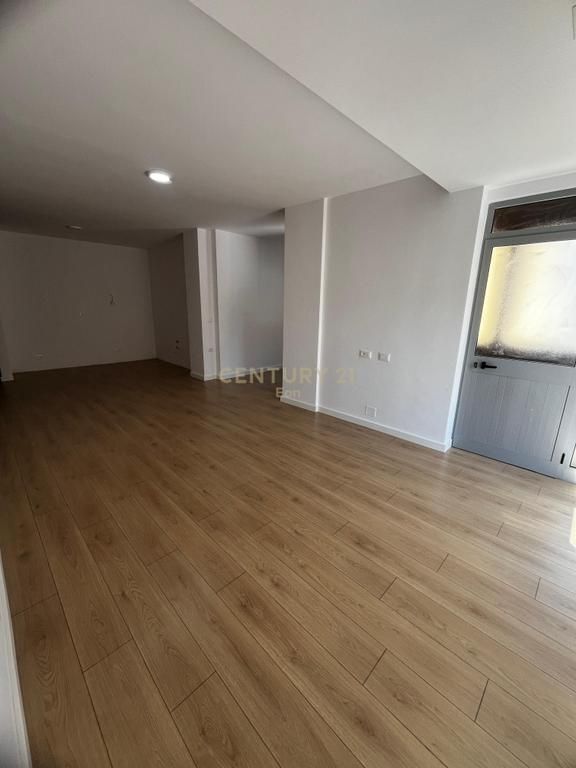Appartamento 2+1 in Vendita sulla Spiaggia, Durrës!