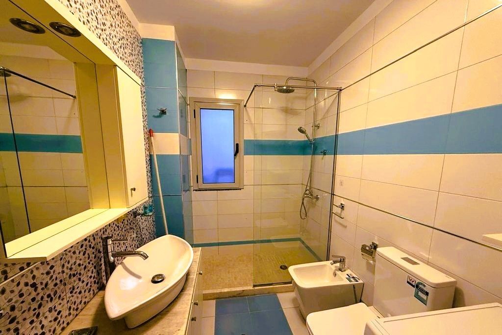 NE KOMUNEN E PARISIT JEPET APARTAMENT 2+1 PER QIRA