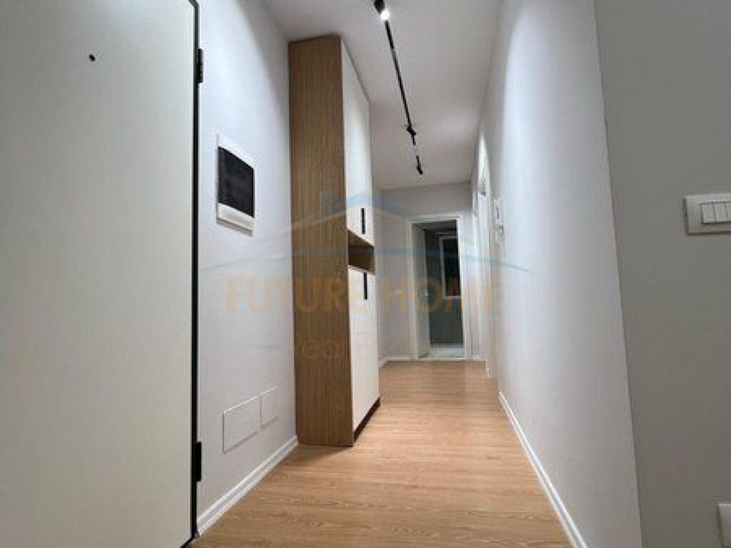 Shitet, Apartament 2+1, Kompleksi Univers City, Tiranë.