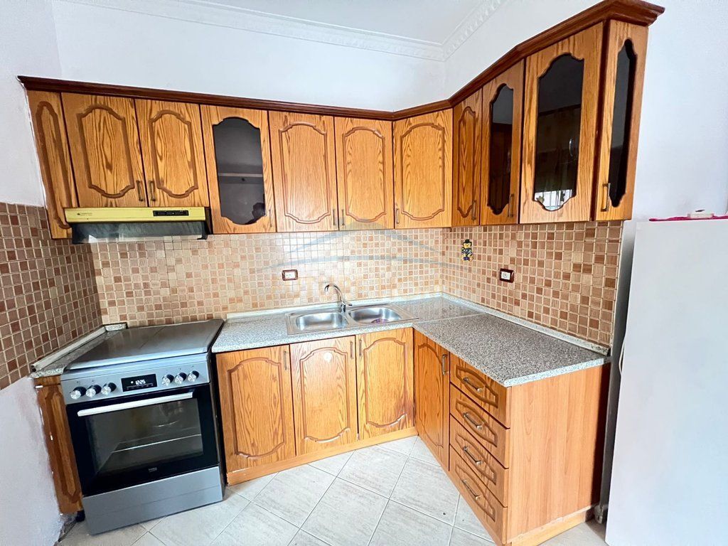 Rent, Apartment 2+1, Dalip Topi Street, Fresku