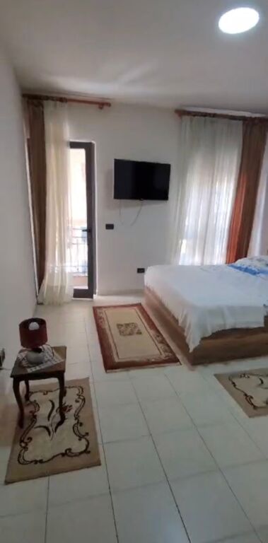 Apartament 1+1 me qera tek Komuna e Parisit