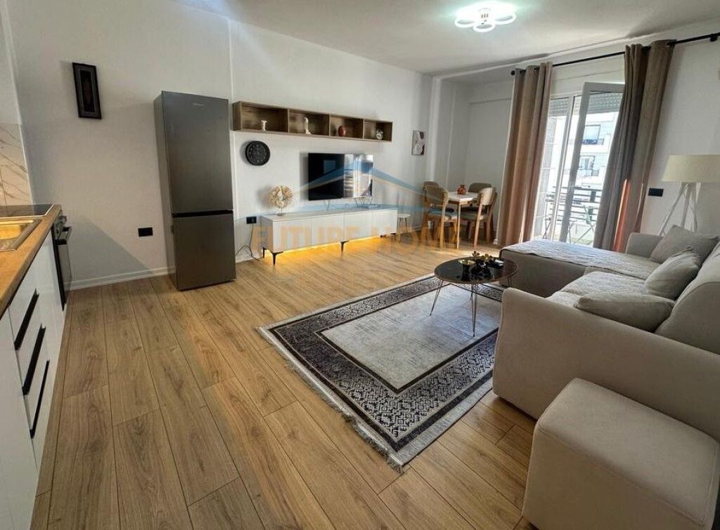 Rent, Apartment 2+1, 21 Dhjetori !