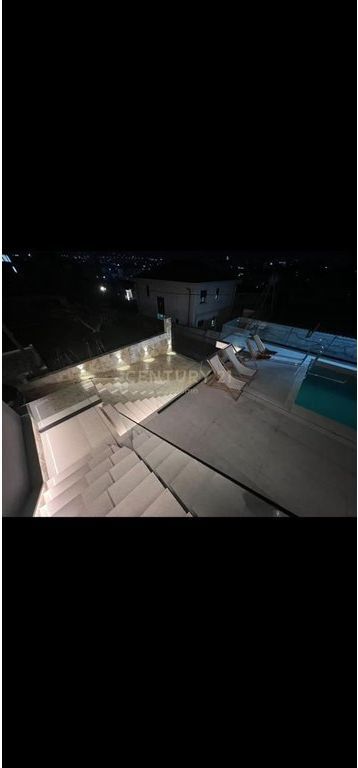VILLA SUPER IN AFFITTO A PASKUQAN!!!