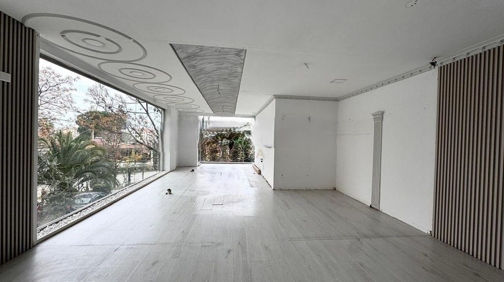 Commercial space for rent by the street near 21 Dhjetori!
