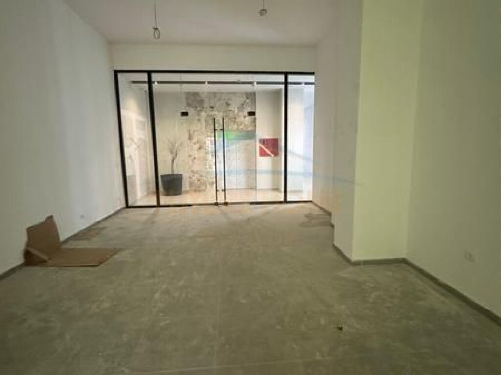 For sale, Business Premises, Garden Building, Tirana.