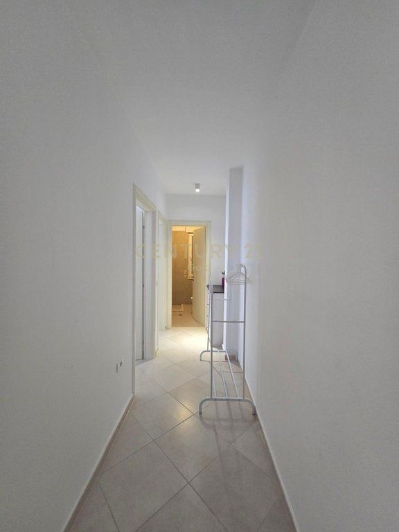 APARTAMENT 2+1 NË SHITJE NË KOMPLEKSIN LURA 2, GJIRI I LALZIT!