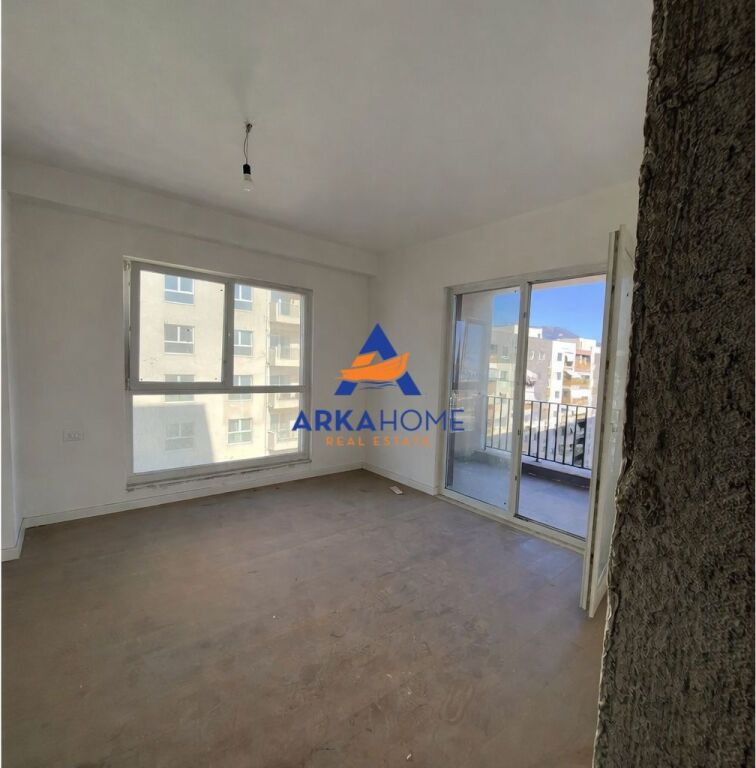 VENDESI 2 APPARTAMENTI 2+1+BALCONE "VIA DRITAN HOXHA, COMPLESSO AURA" 187.000 EURO