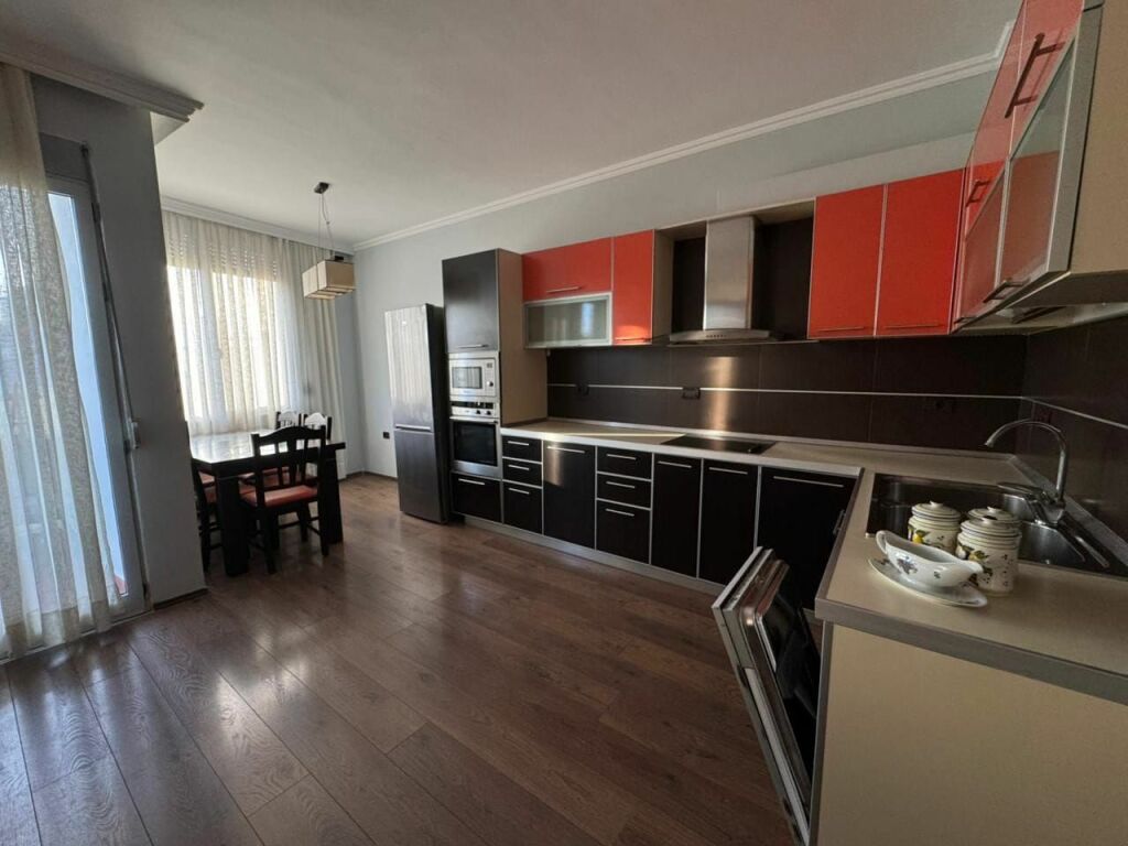 Apartament 2+1 me qira Rruga e Dibres