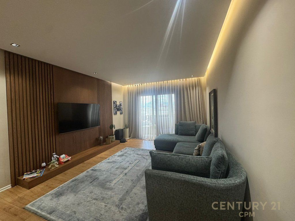Apartment 2+1+2 for sale at the beginning of Kodra e Diellit