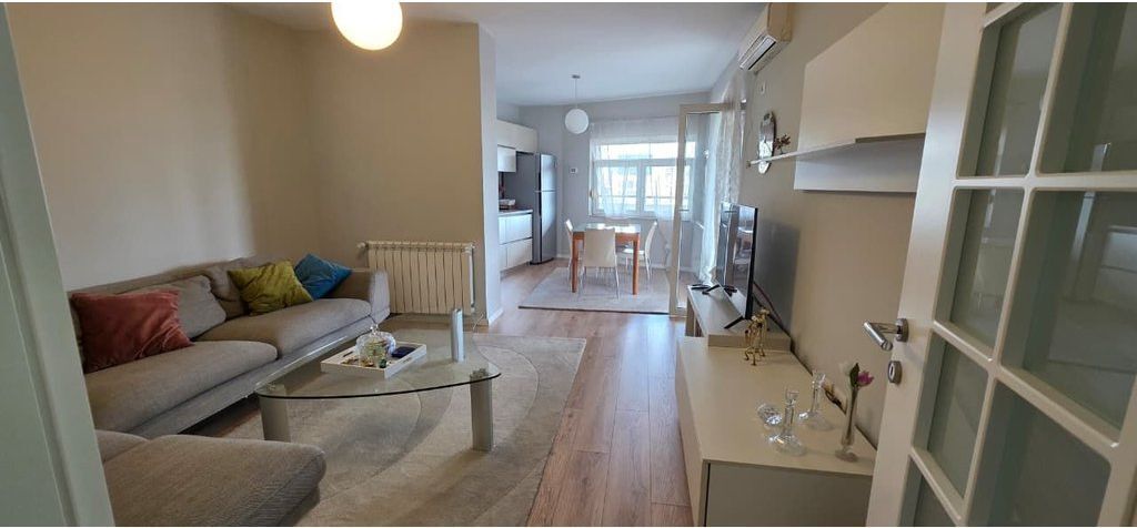 ALL'INGRESSO DON BOSCO – VICINO A ZOGU I ZI! SUPER APPARTAMENTO 2+1+2 CON VERANDA|26 m² | IN VENDITA! (VIDEO)