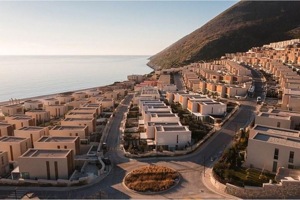 Apartment for sale 2+1 with yard, Green Coast