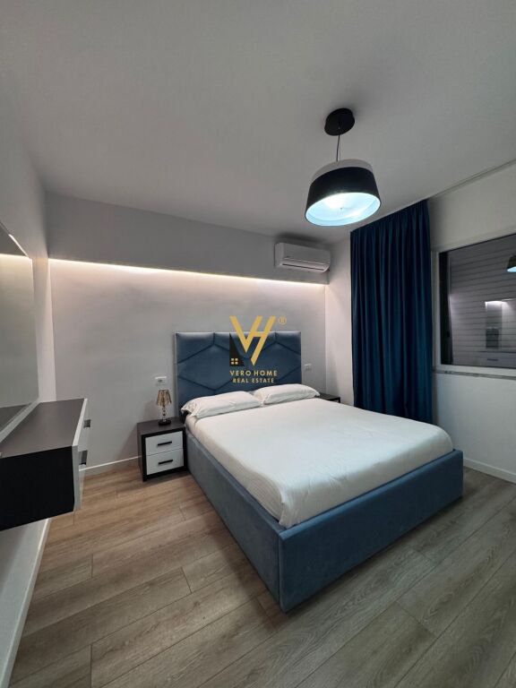 VENDESI APPARTAMENTO 2+1+BLK IN PIAZZA WILLSON 240.000 EURO