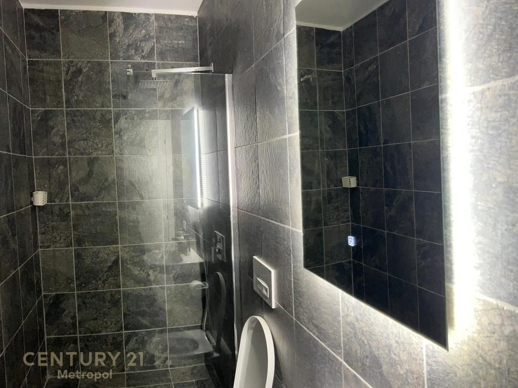 Japim me qira apartament 2+1+verandë te Rruga e Dibrës!