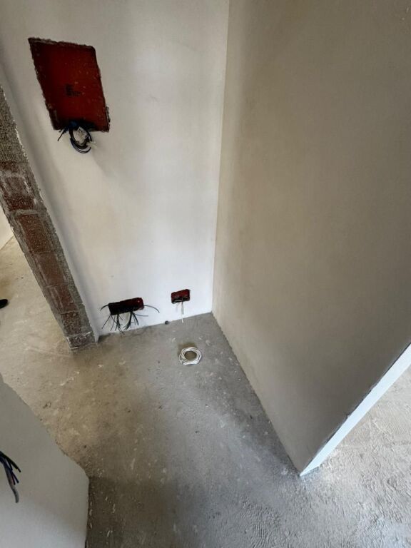 Shitet Apartament 1+1