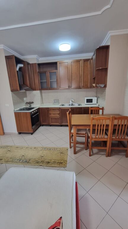 Appartamento 1+1 in Affitto in Via Durazzo, Centro