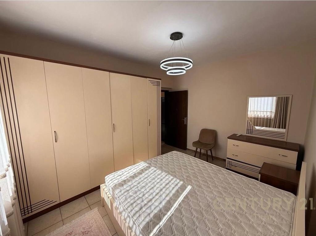 Apartament 1+1 per qira te Rruga Mine Peza